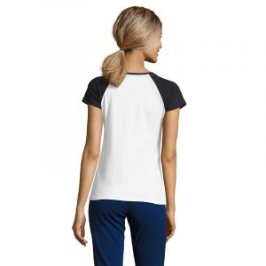 300001 Super Mom Frau von Hinten SW min