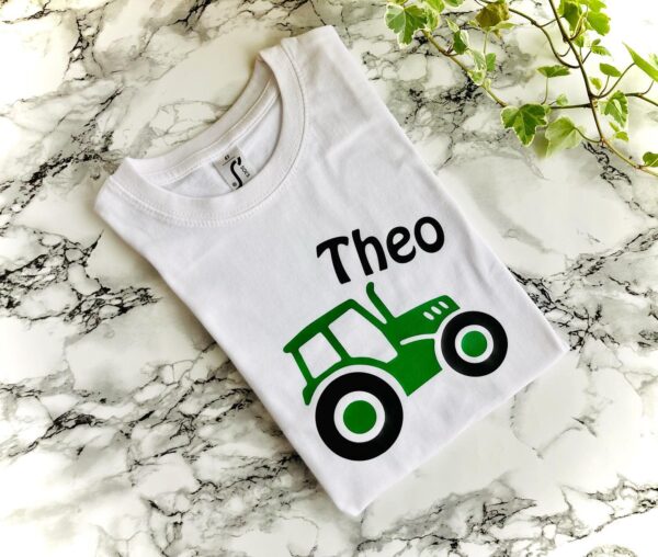300083 Traktor mit Name Kinder T-Shirt